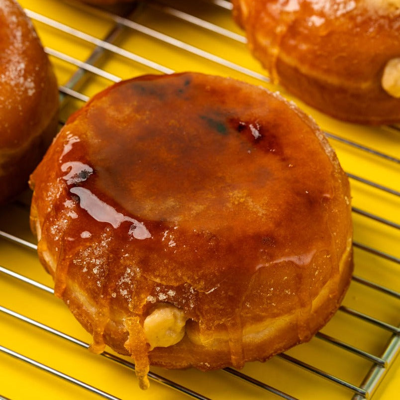 Crème brûlée donut gift box (VG)