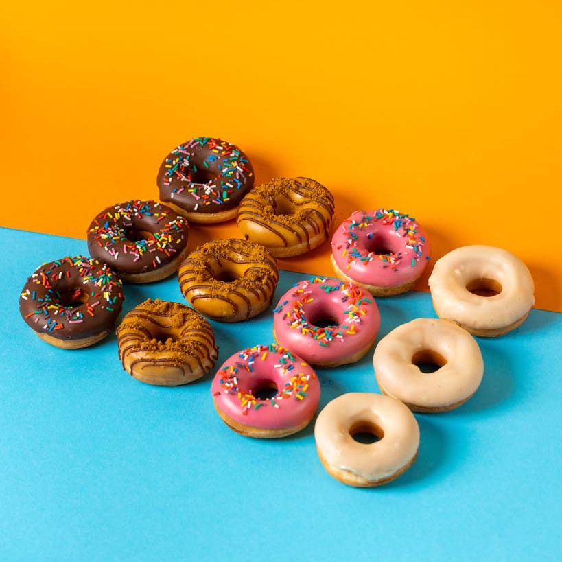 Vegan mini donut party box (96 pieces)