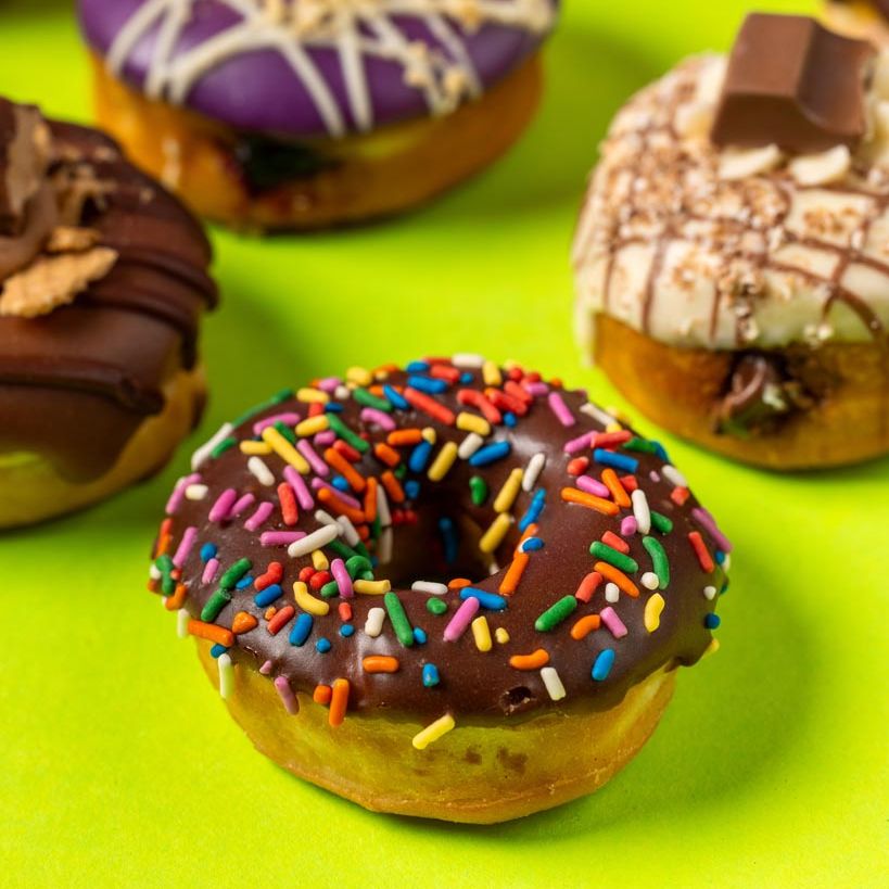 "DT Deluxe Dozen" mini donut gift box