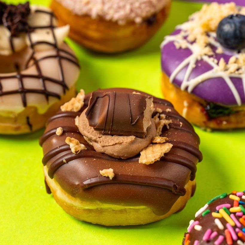 "DT Deluxe Dozen" mini donut gift box
