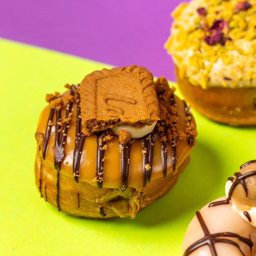 "DT Deluxe Dozen" mini donut gift box