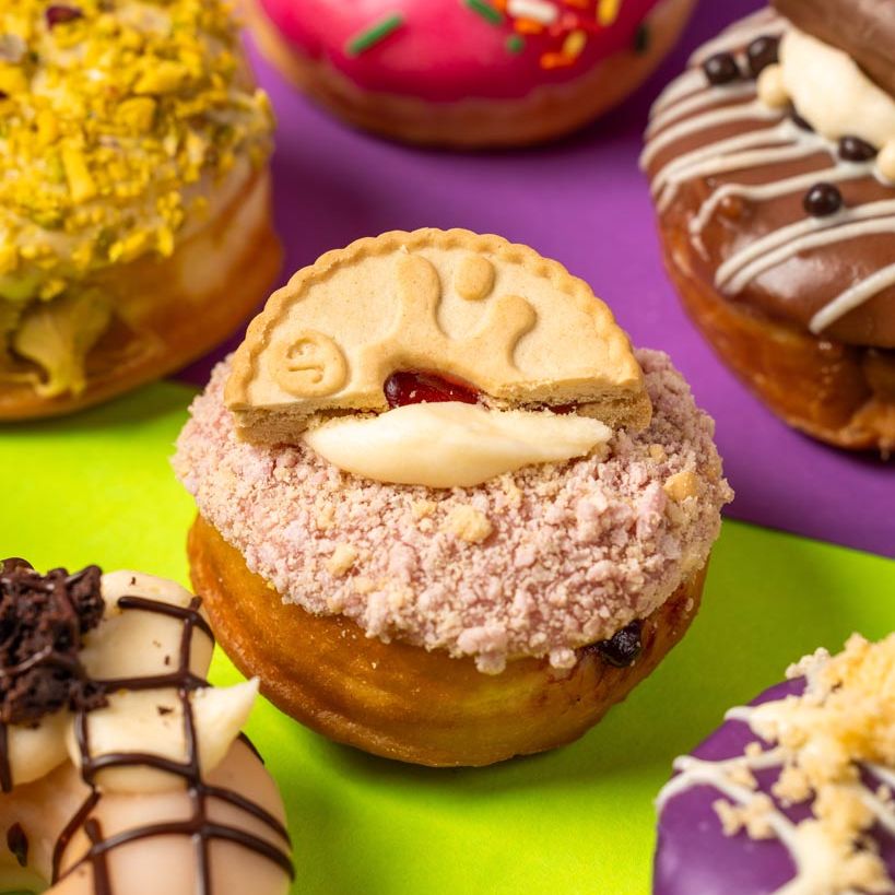 "DT Deluxe Dozen" mini donut gift box