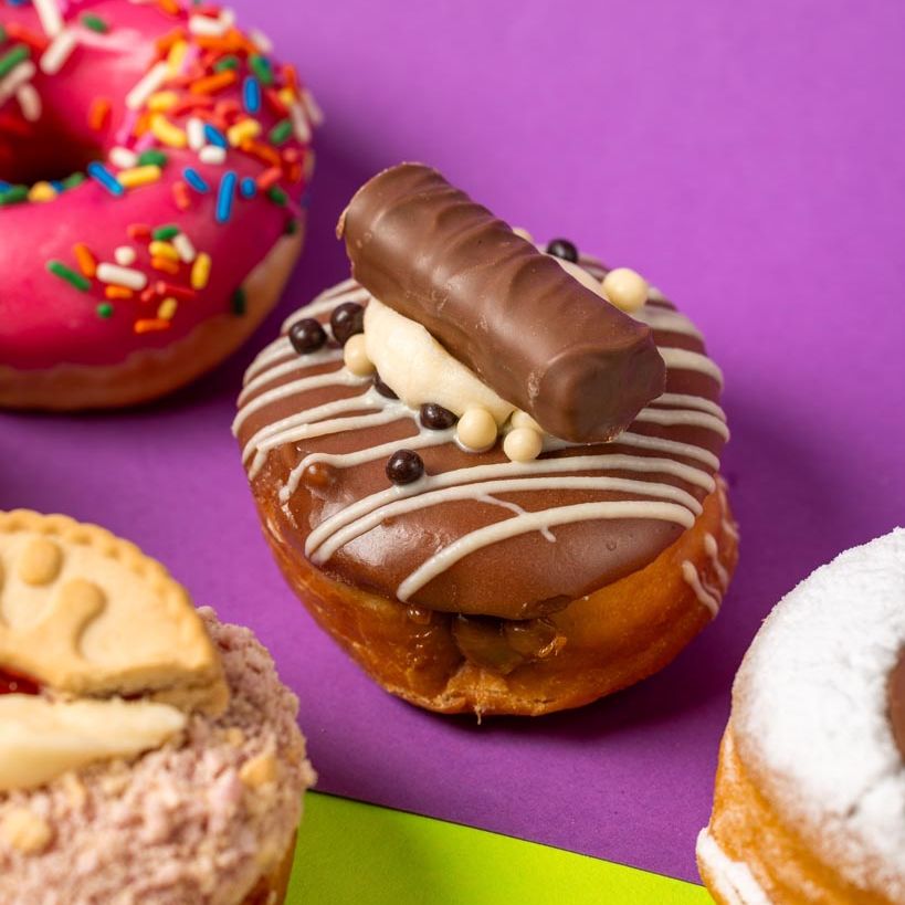 "DT Deluxe Dozen" mini donut gift box
