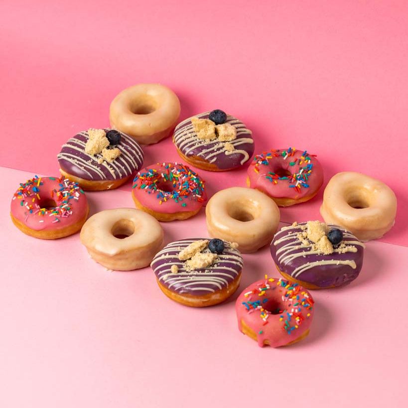 Vegan mini donut party box (96 pieces)